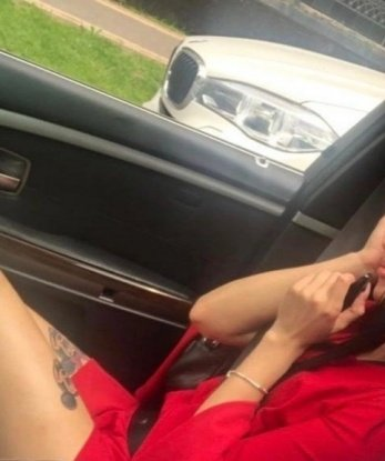 Привлекательная и опытная, я знаю, как доставить тебе незабываемые моменты блаженства. У меня есть все, чтобы удовлетворить твои самые сокровенные желания. В моем арсенале нежные ласки, горячие поцелуи, страстные объятия и незабываемые эмоции. Я мастерица в искусстве эротического массажа и готова подарить тебе настоящий райский отдых. Насладись каждой моей красивой изгибом, расслабься и позволь мне погрузиться в мир страсти и наслаждения. Фото и отзывы доступны на моей страничке. Живу в Москве, в центре столицы. Жду встречи с тобой! 😘🌹🔥 13843, 27 лет